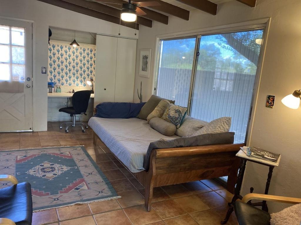 Casa Azul - Cute Centrally Located Adobe With Large Fenced Outdoor Living For Pets And Adults, Non-Smoking Тусон Экстерьер фото
