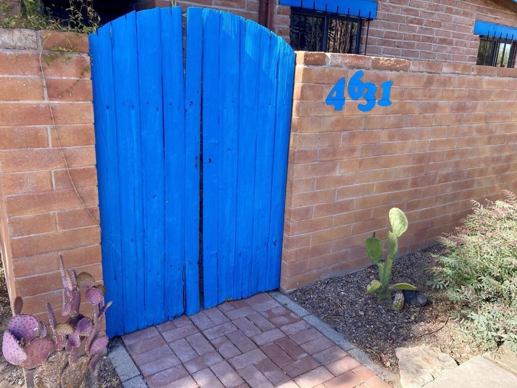 Casa Azul - Cute Centrally Located Adobe With Large Fenced Outdoor Living For Pets And Adults, Non-Smoking Тусон Экстерьер фото