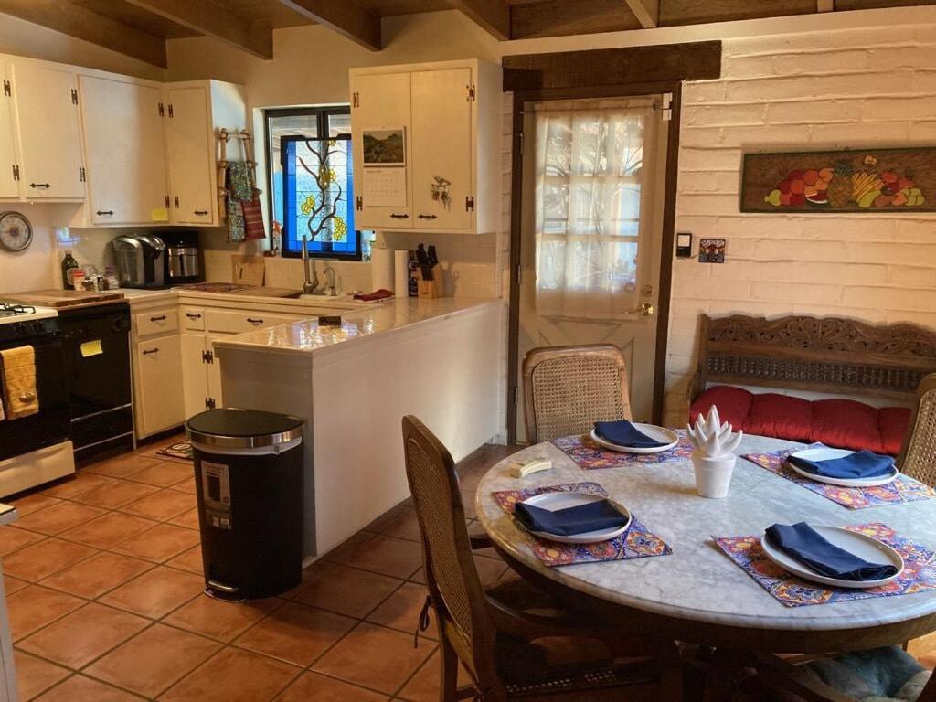 Casa Azul - Cute Centrally Located Adobe With Large Fenced Outdoor Living For Pets And Adults, Non-Smoking Тусон Экстерьер фото