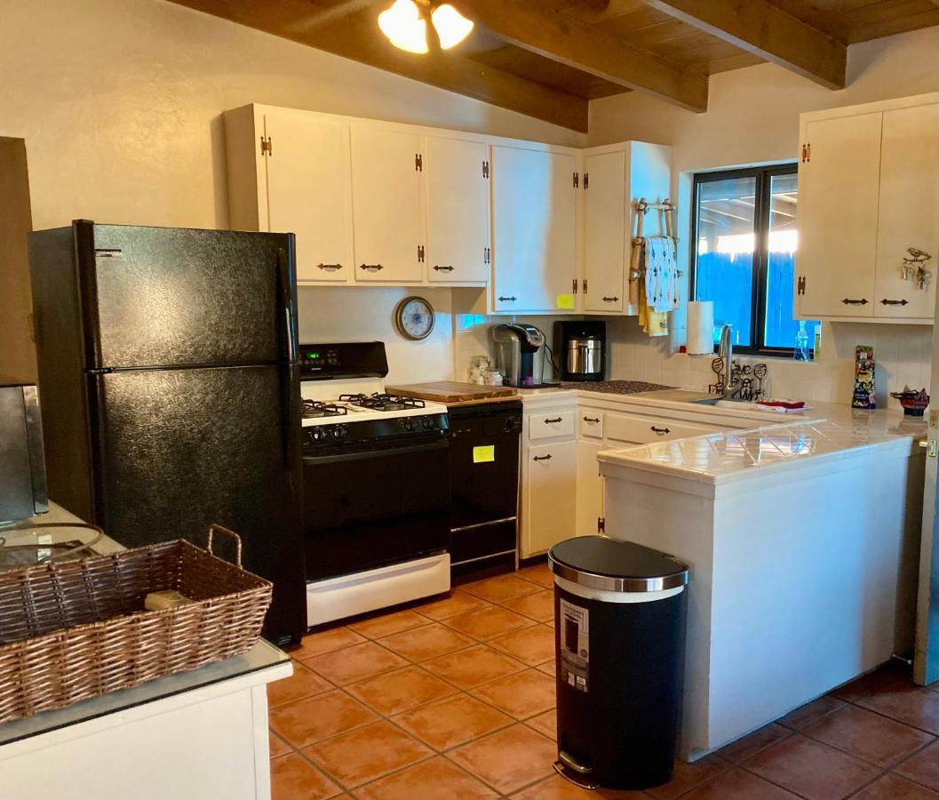 Casa Azul - Cute Centrally Located Adobe With Large Fenced Outdoor Living For Pets And Adults, Non-Smoking Тусон Экстерьер фото